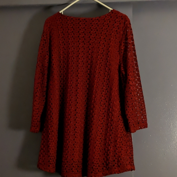 Red blouse - Picture 11 of 11